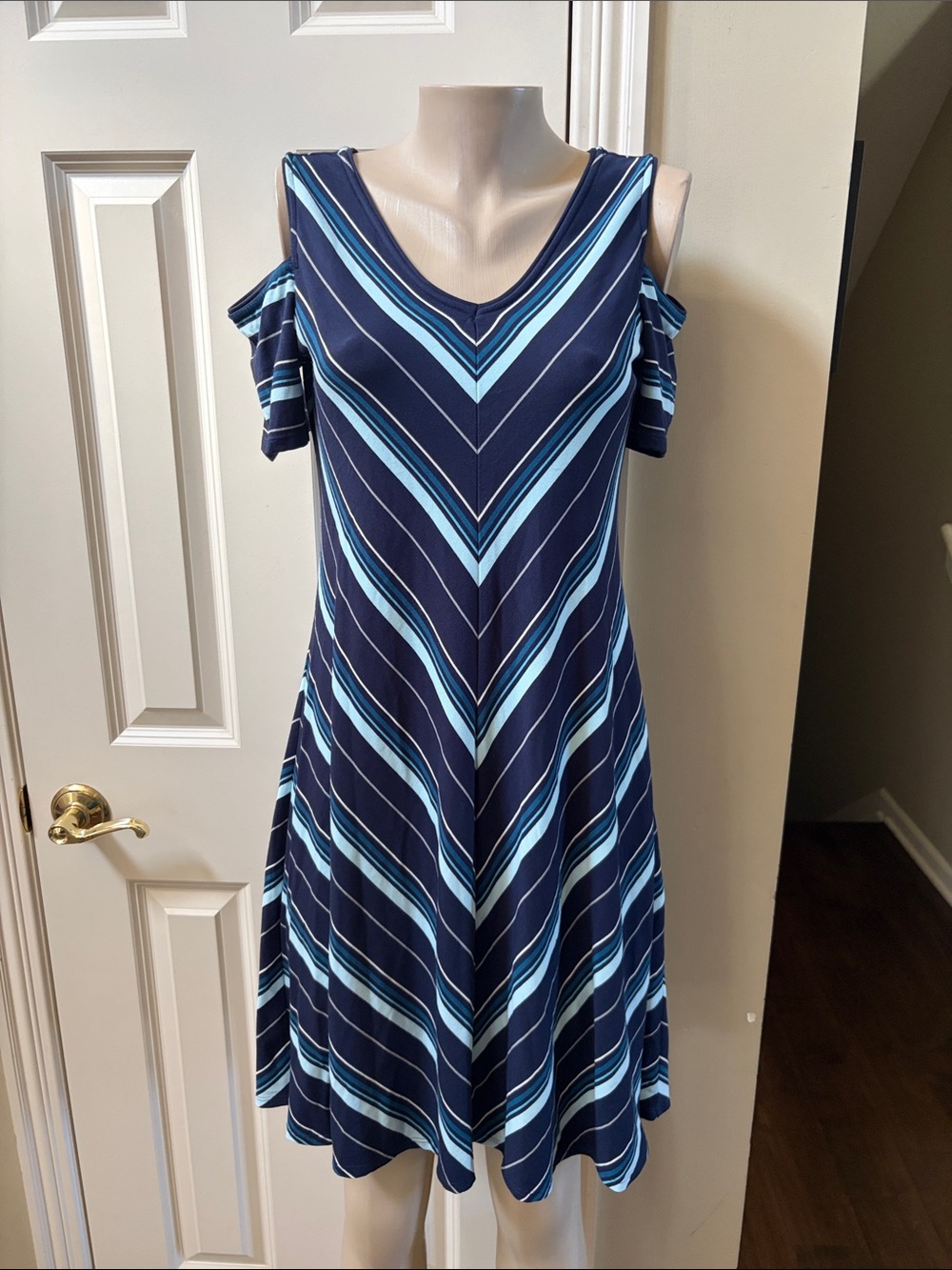 White House Black Market Navy/ Light Blue Chevron stripe Cold shoulder Dress,med
